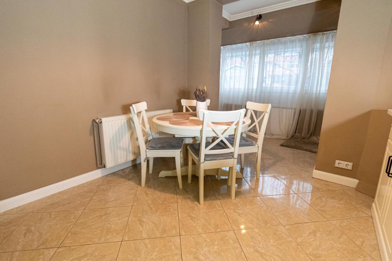 Central Apt. Near Afi Mall, 5 Mins To The Old Town By Car Apartment Брашов Екстериор снимка