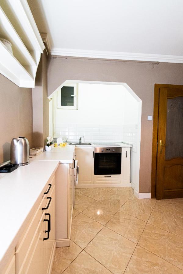 Central Apt. Near Afi Mall, 5 Mins To The Old Town By Car Apartment Брашов Екстериор снимка