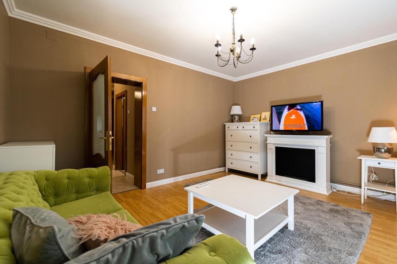 Central Apt. Near Afi Mall, 5 Mins To The Old Town By Car Apartment Брашов Екстериор снимка