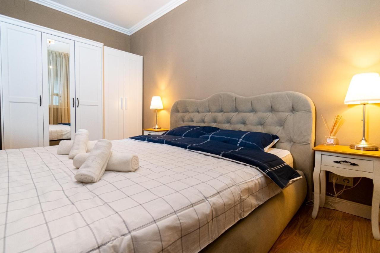 Central Apt. Near Afi Mall, 5 Mins To The Old Town By Car Apartment Брашов Екстериор снимка