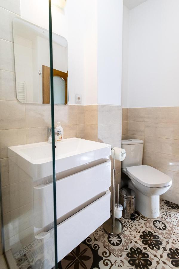 Central Apt. Near Afi Mall, 5 Mins To The Old Town By Car Apartment Брашов Екстериор снимка