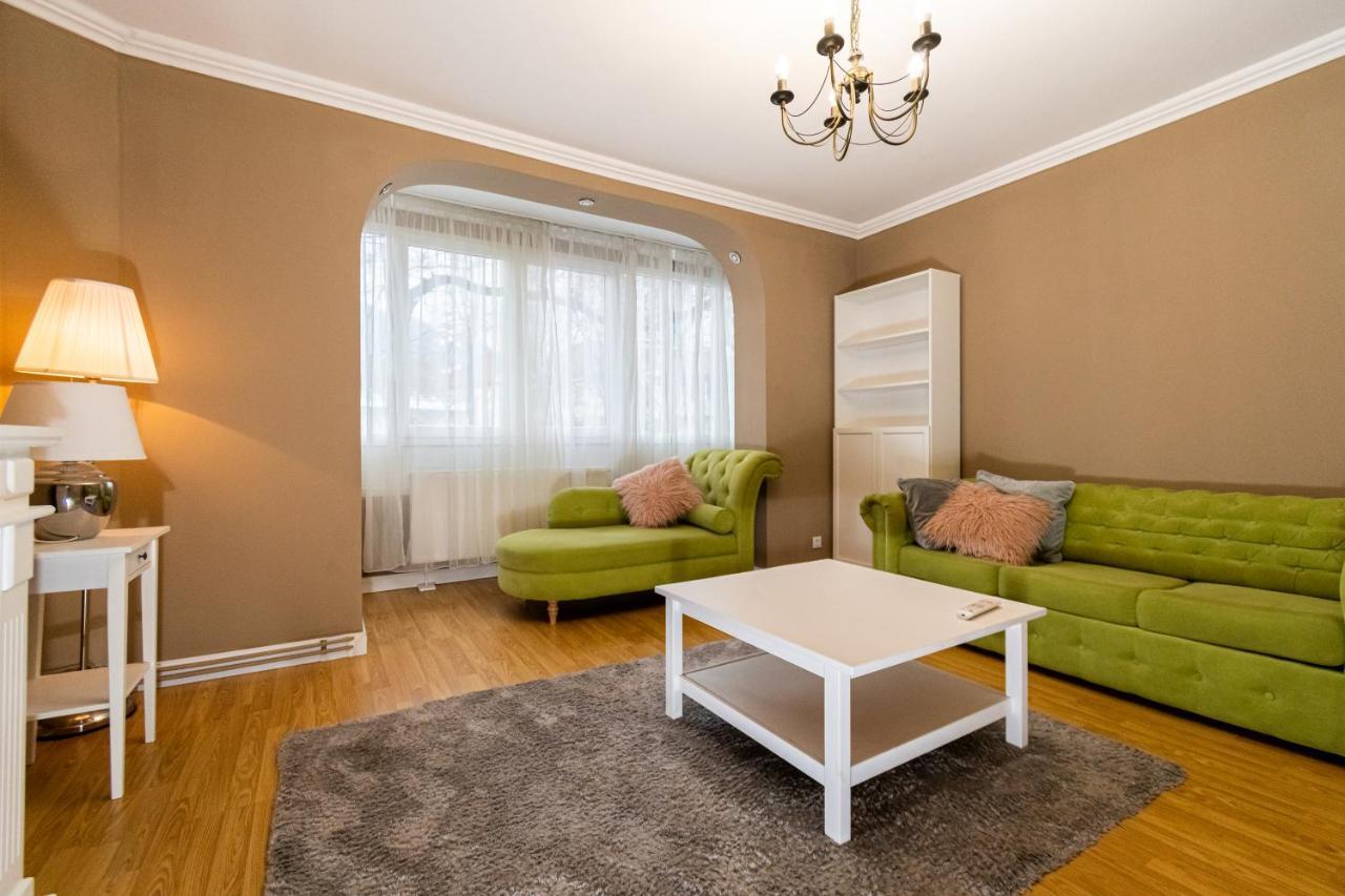 Central Apt. Near Afi Mall, 5 Mins To The Old Town By Car Apartment Брашов Екстериор снимка